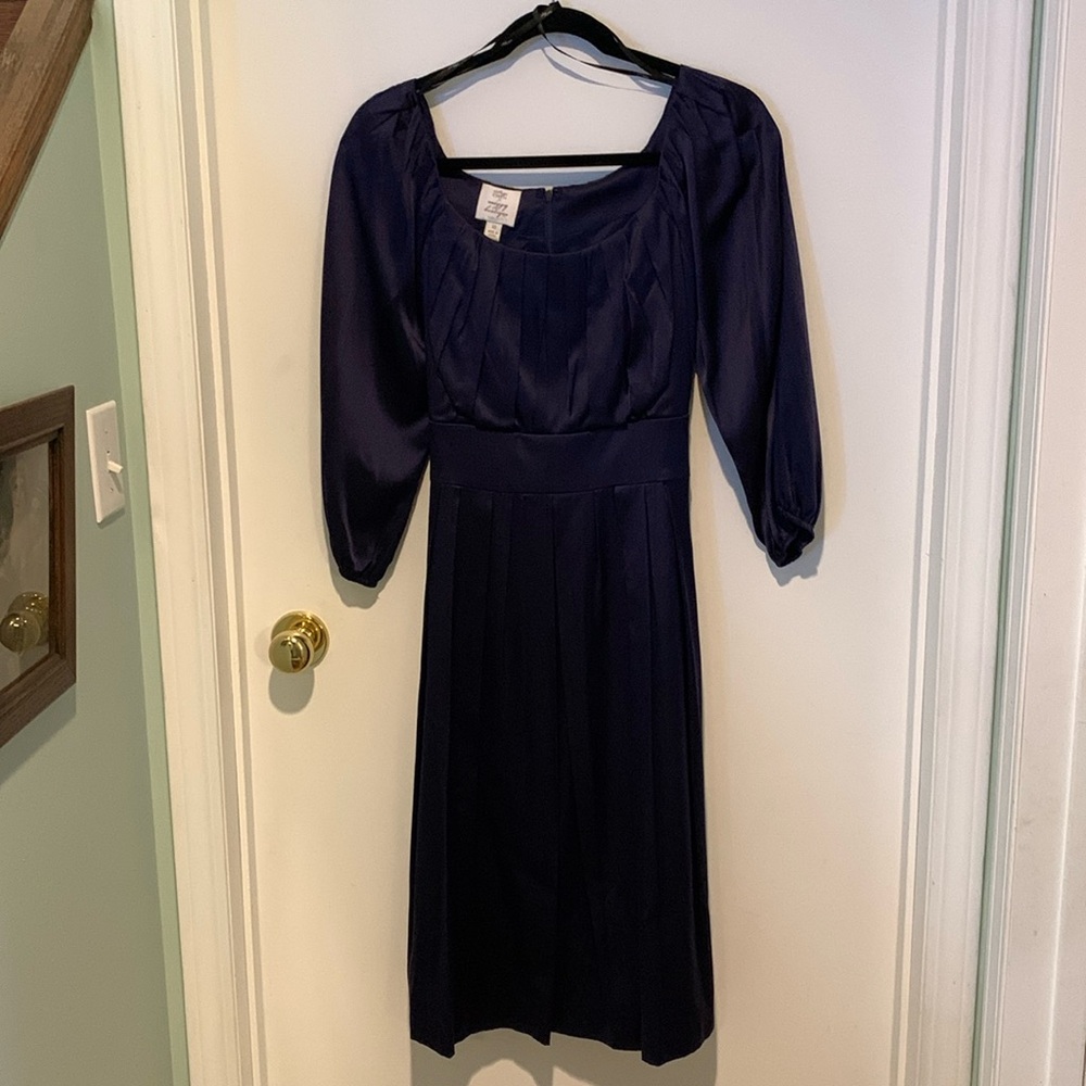 Suzy Chen for Maggy Boutique navy silk pleated cocktail dress. NWOT. Sz 10.